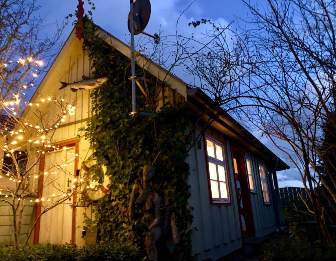 Villa Kleines Haus Am Hafen - Ruhig Und Gruen Am Ortsrand Prerow Esterno foto